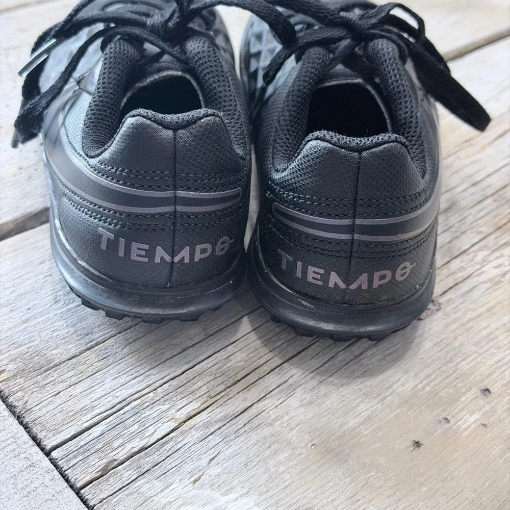 Nike Kids Tiempo Soccer Shoes. Legend 8 Club | Kid’s Sz-11C | Athletic